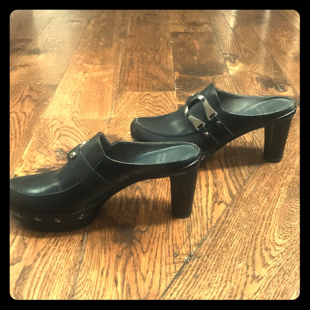 Stuart Weizmann platform shoes.